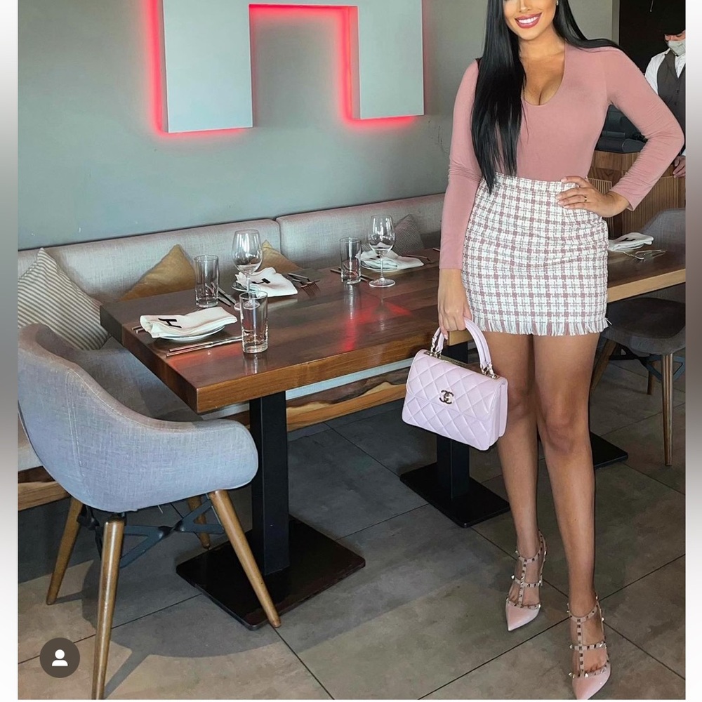 Like new Fashion Nova tweed skirt size M
